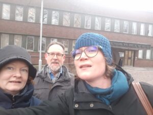 Nina, Hans och Niina på väg till Riksarkivet 2019